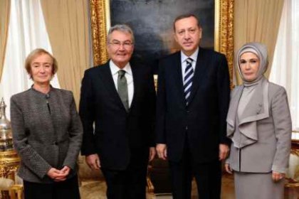 Baykal ile Emine Erdoğan'ın ilginç diyaloğu