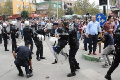 BDP Yöneticisi Eneş başından yaralandı