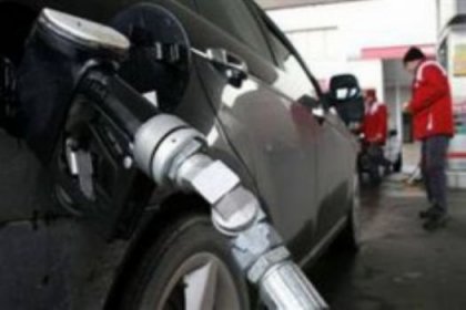 Benzine 10 Kuruş Zam Geldi