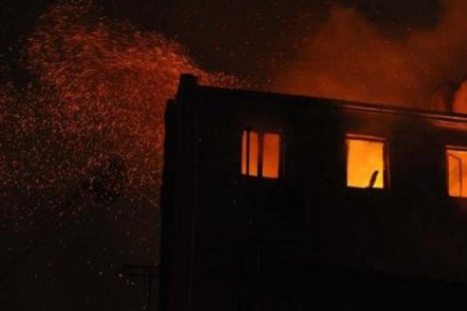 Beyoğlu'nda Korkutan Yangın