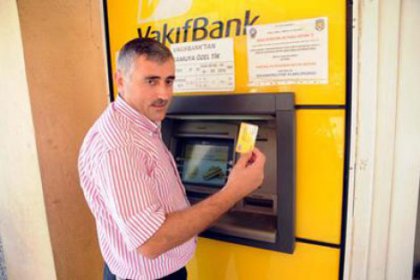 'Bomboş oturup maaş alıyorum' diyen başkan yardımcısına zam