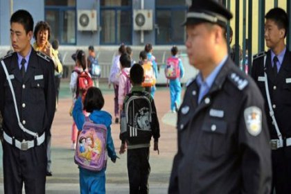 Çin'de bıçaklı saldırgan 22 ilkokul öğrencisini yaraladı!