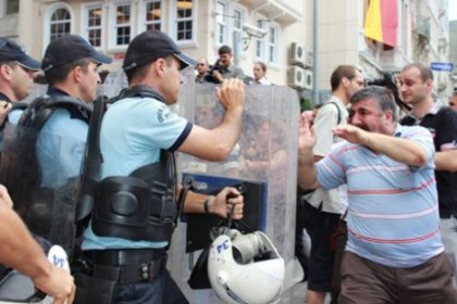 Cumartesi Annelerine polis müdahalesi