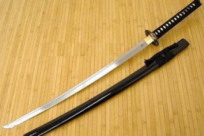 Doktora samuray kılıcıyla saldırı