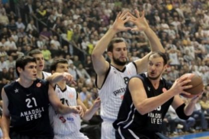 Efes, Partizan'ı dümdüz etti: 73-84