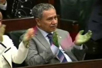 Erdoğan'ın konuşması Arınç'ı ağlattı