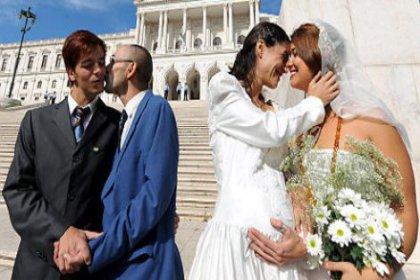 Eşcinsel evlilik 'anne baba'yı siliyor