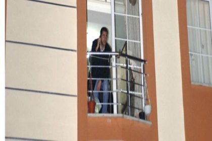 Evden uzaklaştırılan koca dehşet saçtı