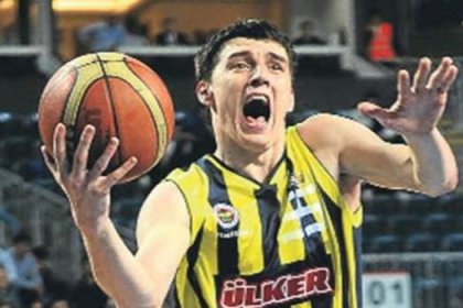 Fener'in yıldızına 3 maç ceza!