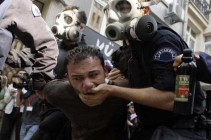 Gazlı 1 Mayıs'ın polis müdürüne de dava