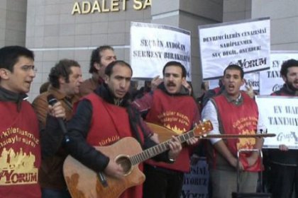 Grup Yorum üyeleri hakim karşısında