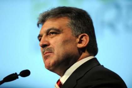 Gül: Kaddafi’nin uzun iktidarı anlaşılmaz