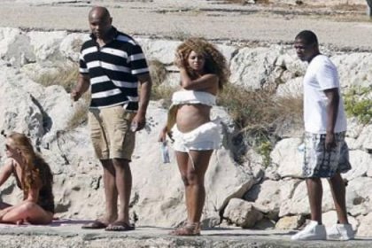 Hamile Beyonce bikinili
