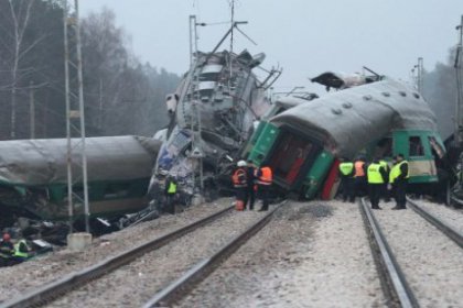 İki Tren Çarpıştı: 14 Ölü