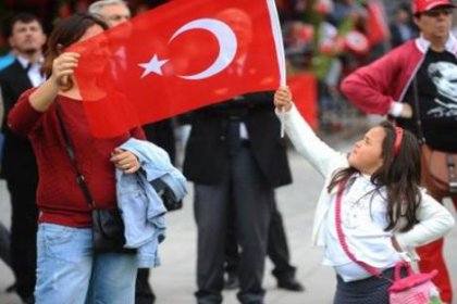 İzmir'de 100 bin kişi yürüdü