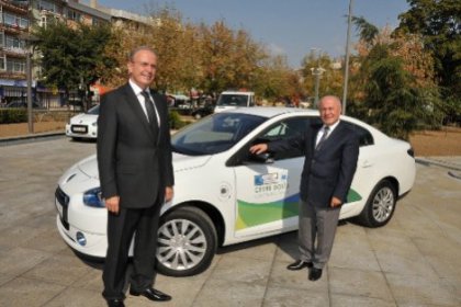 Kadıköy'de ''elektrikli araç'' dönemi başladı