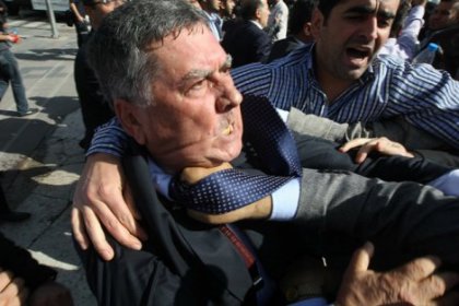 ''Kara lekeler AKP'nin onurudur''