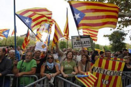 Katalonya referanduma gidecek
