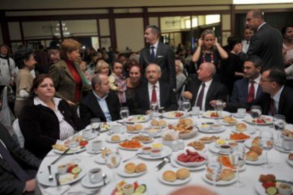 Kılıçdaroğlu, Kadıköy'de kahvaltıya katıldı