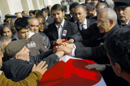 Kılıçdaroğlu Şehit Cenazesine Katıldı