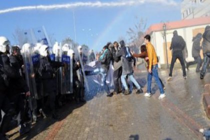 Kocaeli Üniversitesi'nde YÖK protestosunda 10 gözaltı