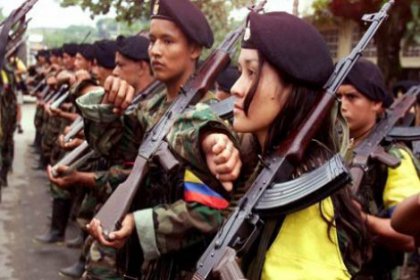 Kolombiya gerillalarla masaya oturuyor