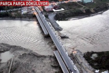 Köprünün Bir Bölümü Daha Yıkıldı