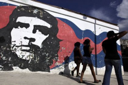 Küba, çıkış vizesini kaldırıyor