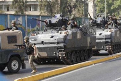 Lübnan'da ordu 'tank'la uyardı