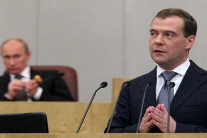 Medvedev, başbakanlık koltuğunda