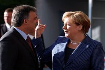 Merkel'den Gül'e AB sorusu