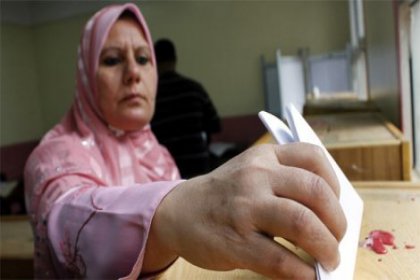 Mısır'da iki aday oyları paylaşıyor