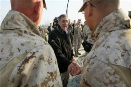 Panetta'dan İncirlik'e sürpriz ziyaret