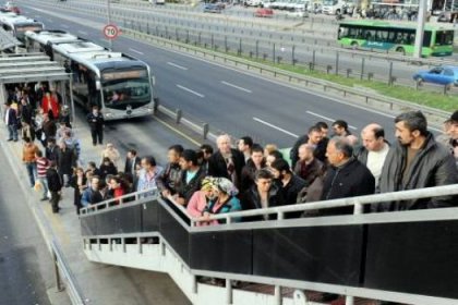 Pazar günü metrobüs çalışmayacak!