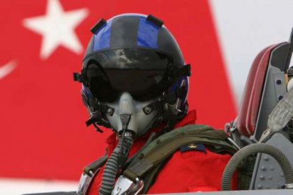 'Pilotlardan biri Suriye'nin elinde'