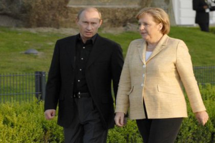 Putin, Merkel ve Hollande ile görüşecek