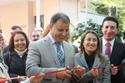 Seksen beş öğretmenin resim sergisi