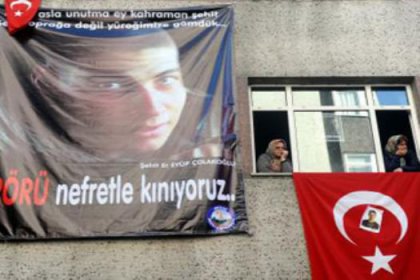 Seni toprağa değil kalbimize gömdük
