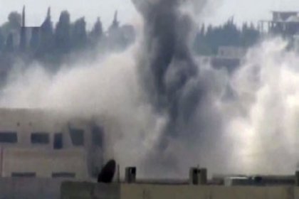 Suriye askerlerinden Türk tırlarına ateş