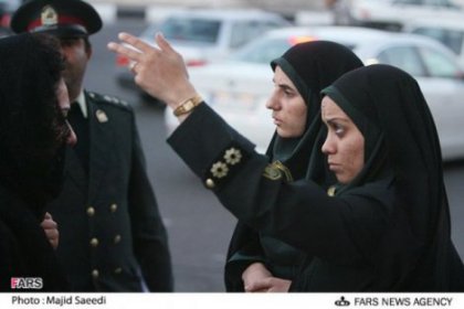 Tahran’da ahlak polisi ava çıkıyor!