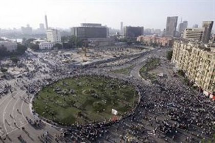 Tahrir'e beton barikat