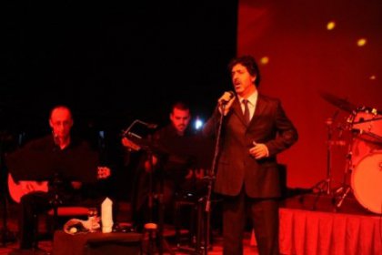 Tanju Okan özlemi salona sığmadı