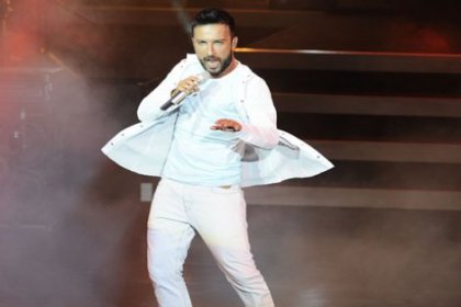 Tarkan'dan açık hava 'disko'su