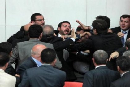TBMM'de yumruklu kavga