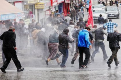 Tekirdağ'a yürümek isteyen BDP'lilere müdahale