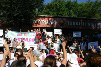 THY emekçisi kadınlar Taksim’de eylemde