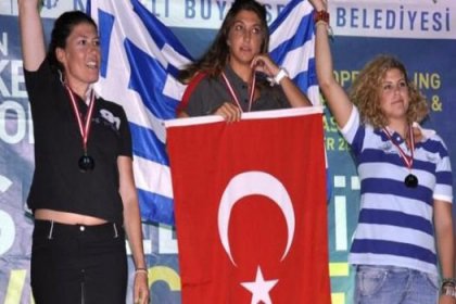 Yelken yarışında Türk-Yunan bayrağı kavgası
