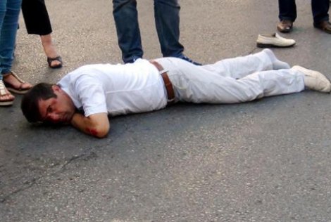 AK Parti'li belediye başkanı Yaşar Sever'e otomobil çarptı