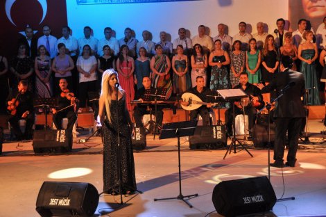 Aliağa'da Türk Sanat Müziği rüzgarı esti