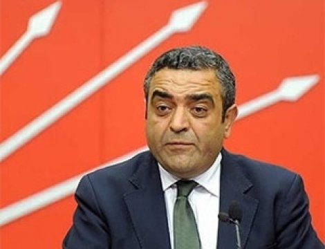 CHP, Başbakan'a tiyatro baskınını sordu